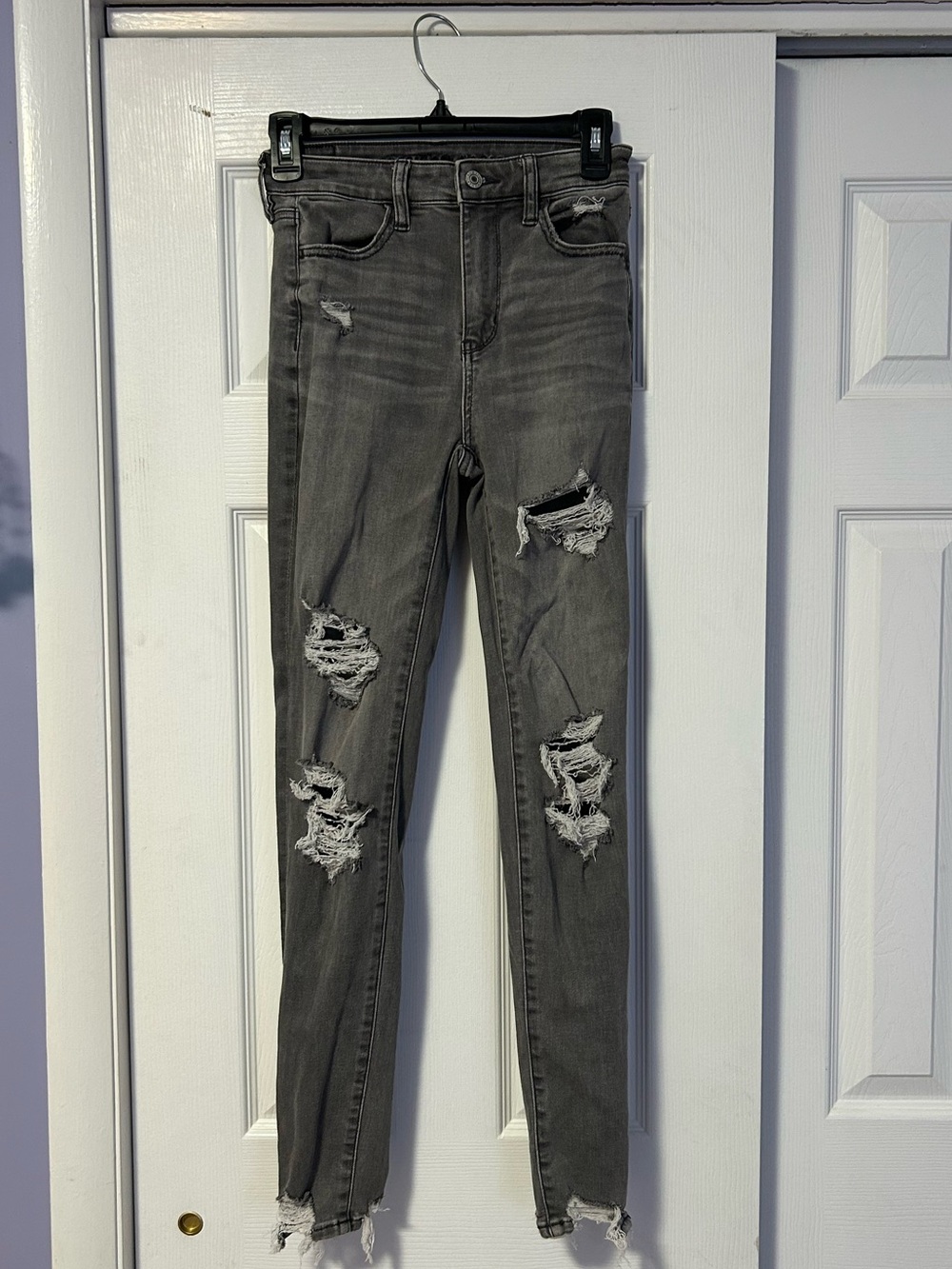 American Eagle Outfitters Gray Distressed Skinny Jeans